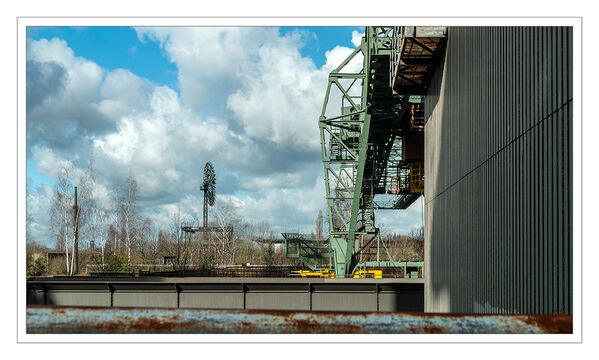 Blick auf das Windrad
Schlüsselwörter: Duisburg; LaPaDu