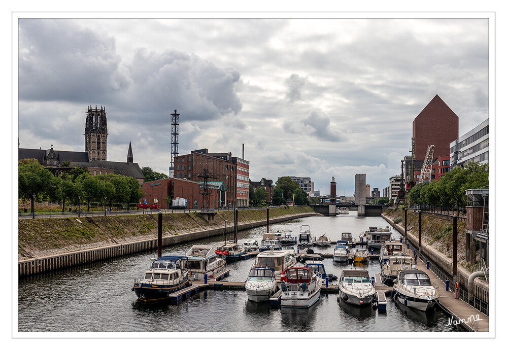 Duisburg Innenhafen
Blick zur Schwanentorbrücke
Schlüsselwörter: Duisburg