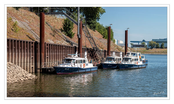 Duisburger Industriehafen
Polizeiboote
Schlüsselwörter: Duisburg, Industriehafen, Bootstour