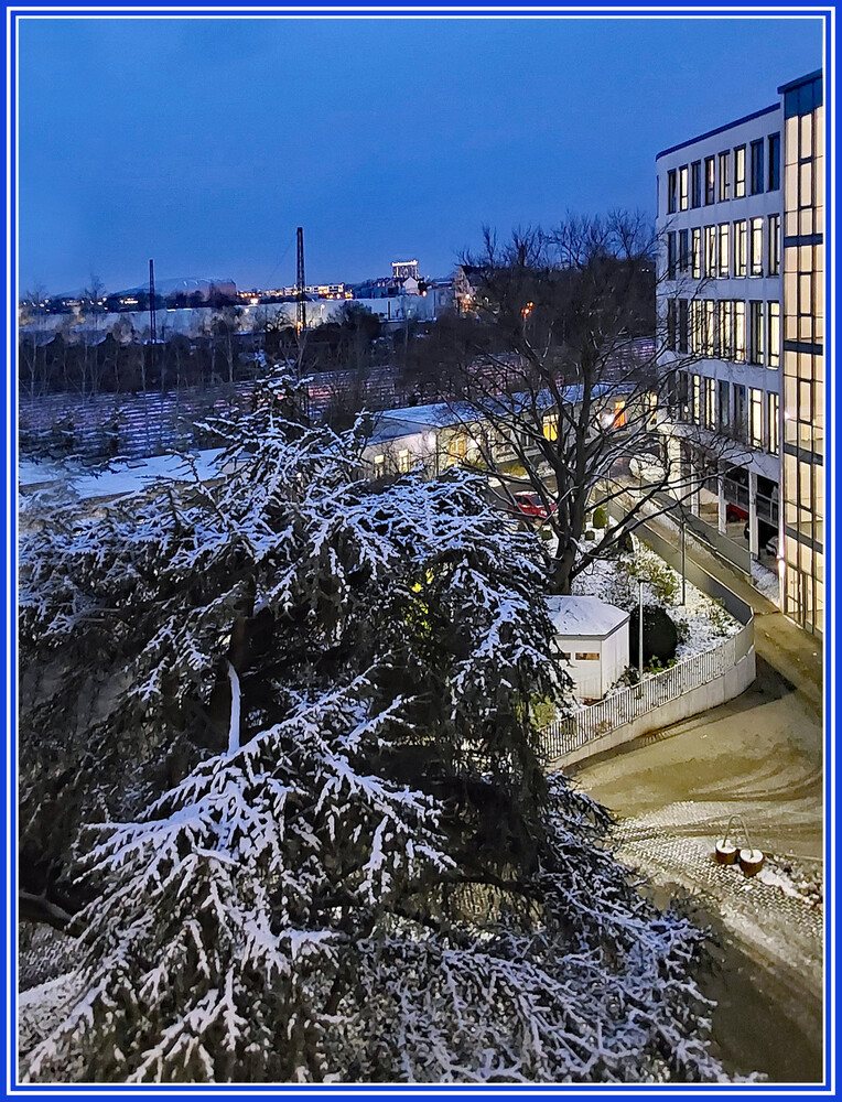 Dämmerungs,-Nachtfotografie "Pulverschnee"
Elise
Schlüsselwörter: 2023