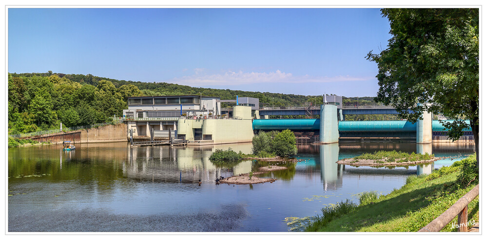 Stauwehr Baldeneysee in Essen-Werden
Die Wehranlage in Essen-Werden besitzt drei Öffnungen, die durch Hubwalzen verschlossen sind. 
Das Kraftwerk nutzt ein mittleres Gefälle von 8,7 m. Zwischen Wehr und Kraftwerk ist eine Schleuse angeordnet, die Schiffen bis zu 38 m Länge und 5,20 m Breite die Durchfahrt ermöglicht. Berufsschifffahrt findet heute nicht mehr statt. laut ruhrverband
Schlüsselwörter: 2023