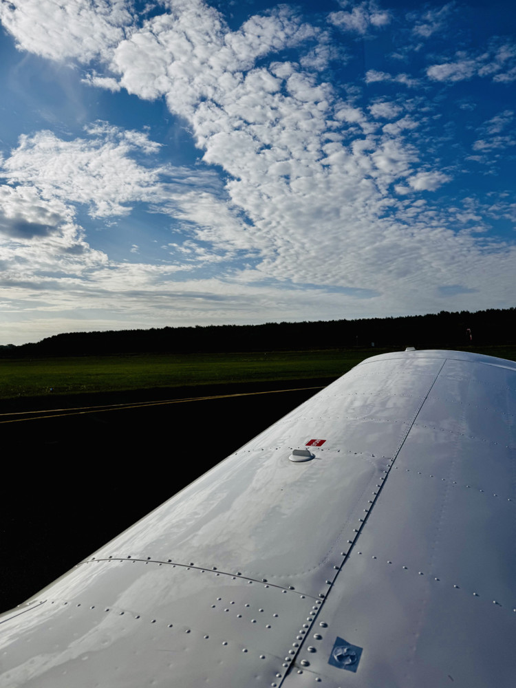 Am Himmel "Wolkenspiel aus dem Privatjet"
Gast
Schlüsselwörter: 2025