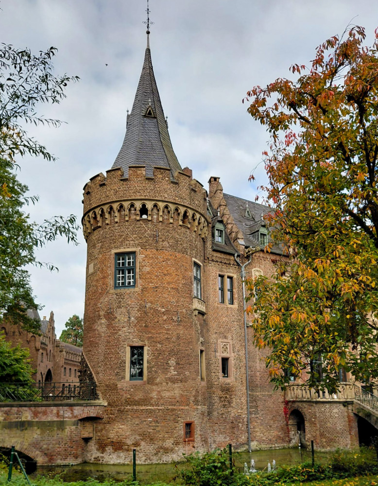 Schloss Paffendorf - Bergfried
Gerlinde
Schlüsselwörter: 2025