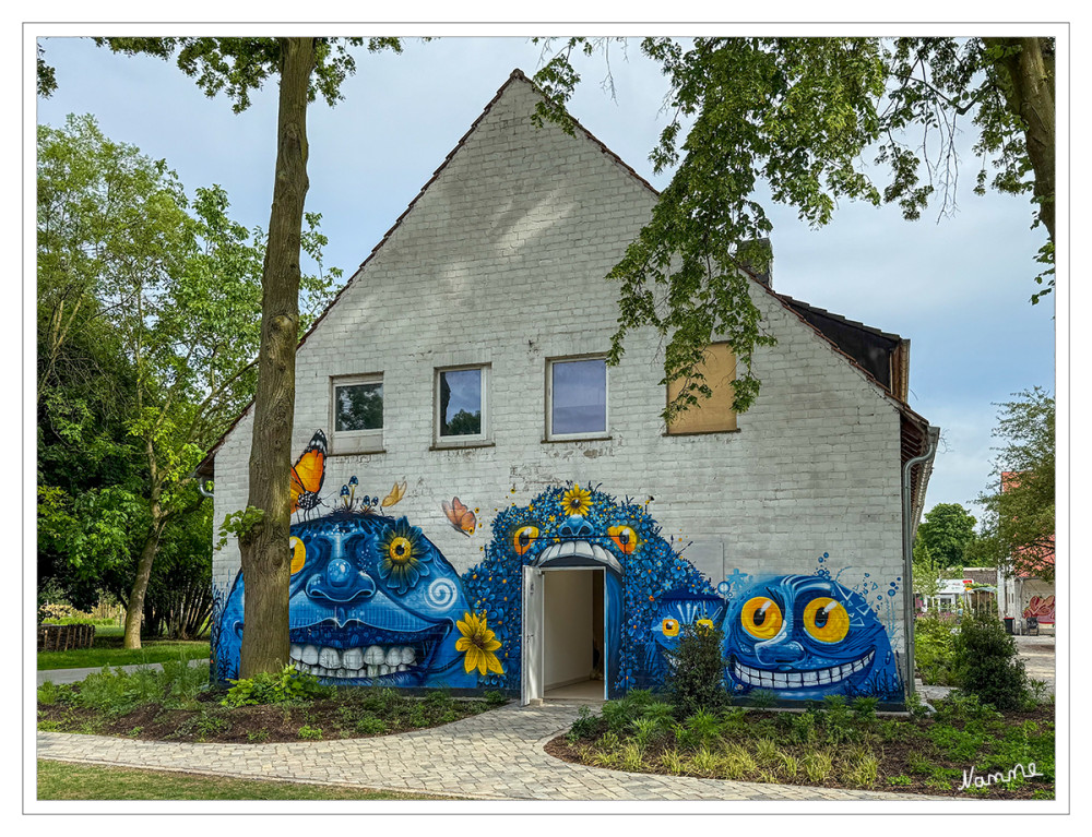 23 - Hausgraffiti
Schlüsselwörter: 2026