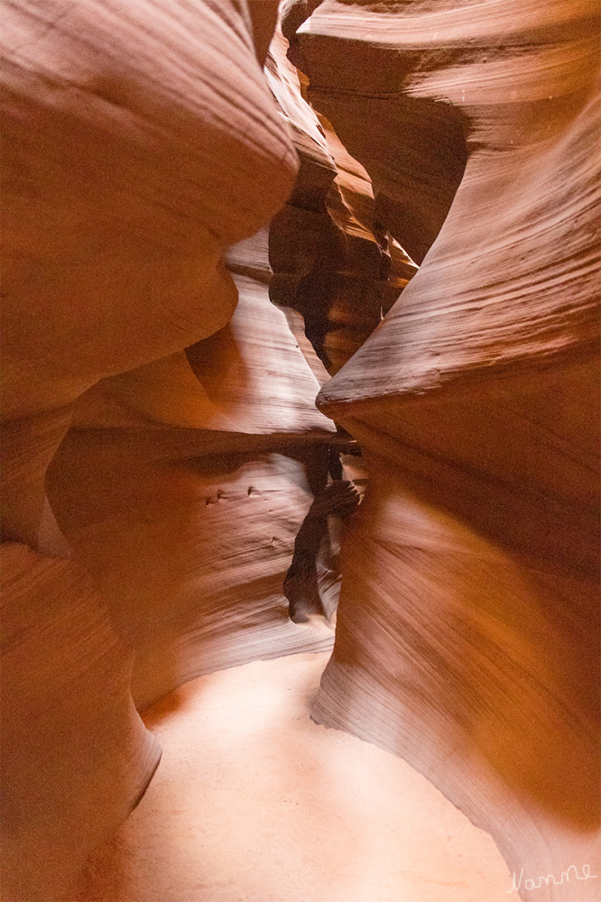 Antelope Canyon 
Arizona
Der schmale Weg durch den Canyon 
Schlüsselwörter: 2025
