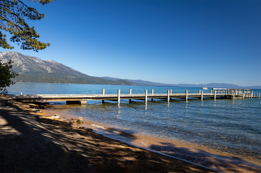 Lake Tahoe
 Großer Süßwassersee zwischen Kalifornien und Nevada in der Sierra Nevada.
Schlüsselwörter: 2025