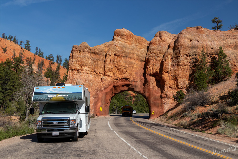 Auf dem Weg zum Bryce Canyon 
Durch einen Tunnel der besonderen Art
Utah 
Schlüsselwörter: 2025