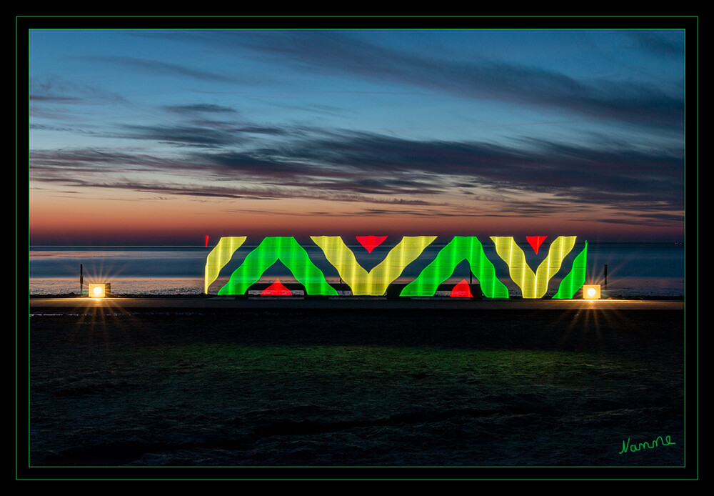 Muster
mit dem Pixelstick gemalt
Schlüsselwörter: Nordsee; Lightpainting,