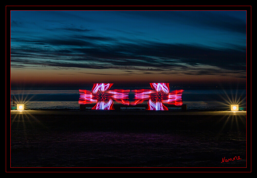 Muster
mittels Pixelstick
Schlüsselwörter: Nordsee; Lightpainting,