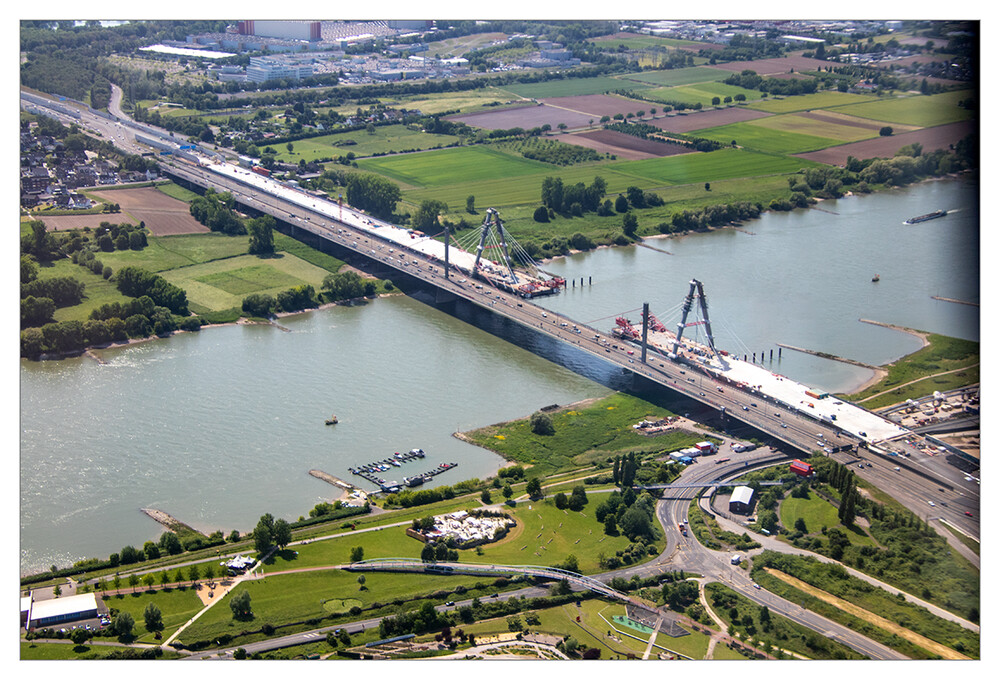Blick 
auf die Leverkusener Brücke
Marianne
Schlüsselwörter: 2023