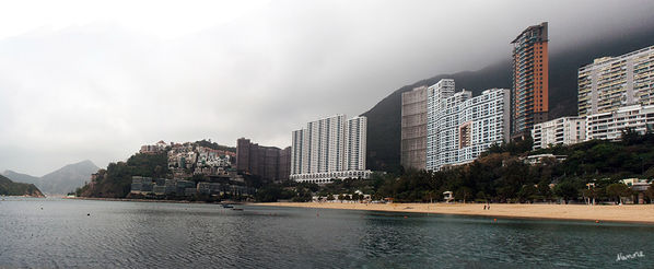 Repulse Bay
Der sichelförmige Strand der Repulse Bay ist der schönste in Hong Kong. Viele der wohlhabenden Einwohner der Stadt haben sich hier angesiedelt.
Schlüsselwörter: Hongkong Repulse Bay