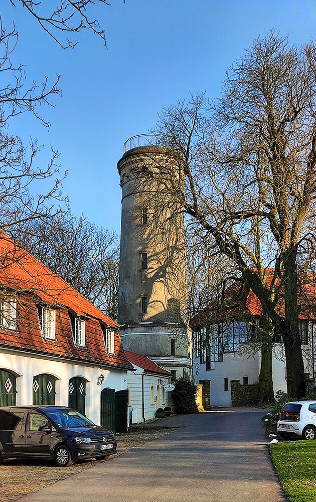 Architektur und Details "Bergfried"
Norbert
Schlüsselwörter: 2022