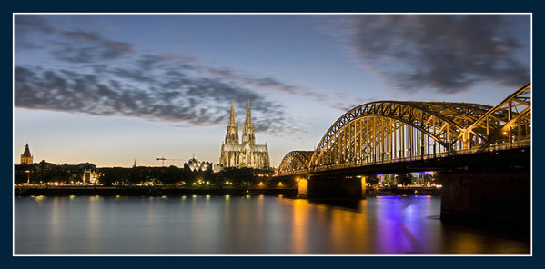 Die andere Seite
mit dem Kölner Dom
Schlüsselwörter: Kölner Dom