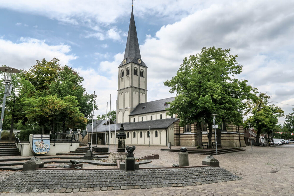 Kunst im öffentlichen Raum „Brunnen-Landschaft“
Büttgen
Karl-Heinz
Schlüsselwörter: 2022