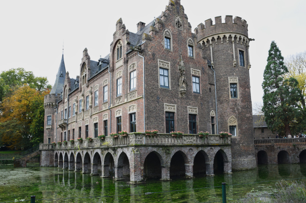 Schloss Paffendorf - Vom Park aus
Karl-Heinz
Schlüsselwörter: 2025