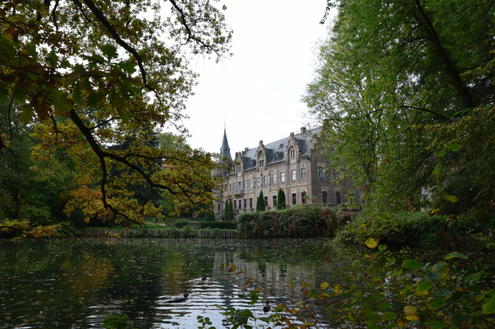 Schloss Paffendorf - Vom Park aus
Karl-Heinz
Schlüsselwörter: 2025