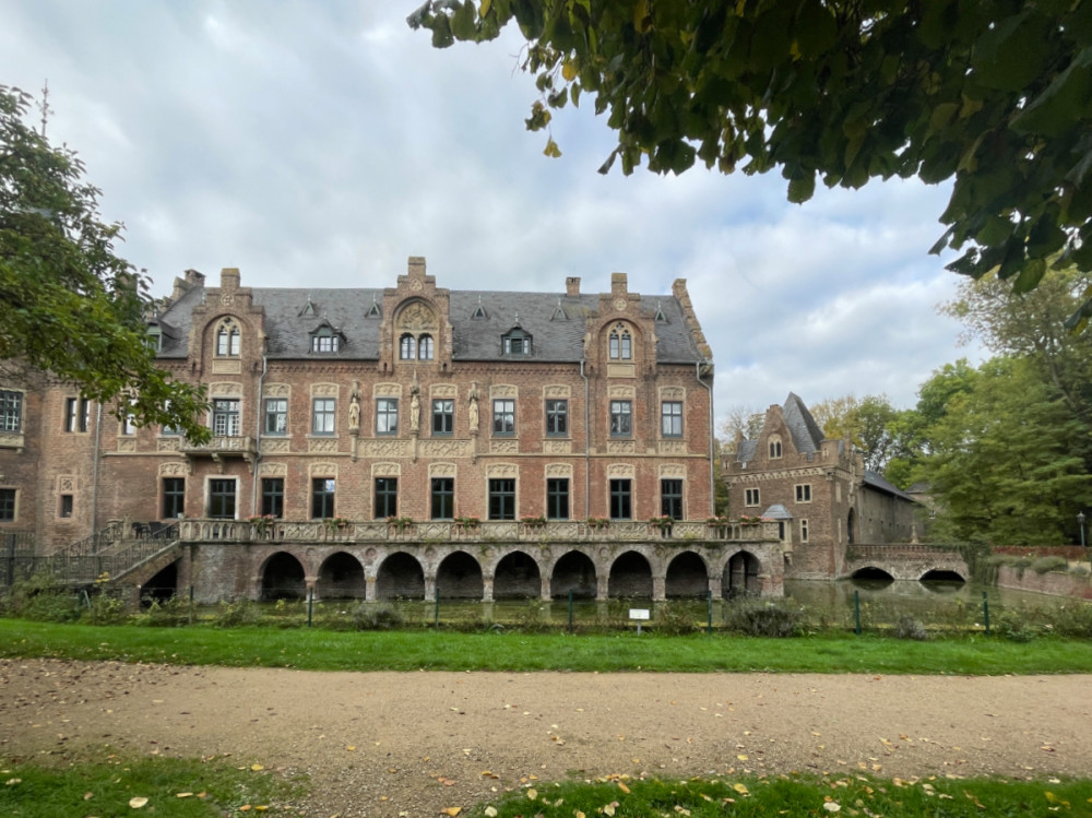 Schloss Paffendorf - Vom Park aus
Karl-Heinz
Schlüsselwörter: 2025