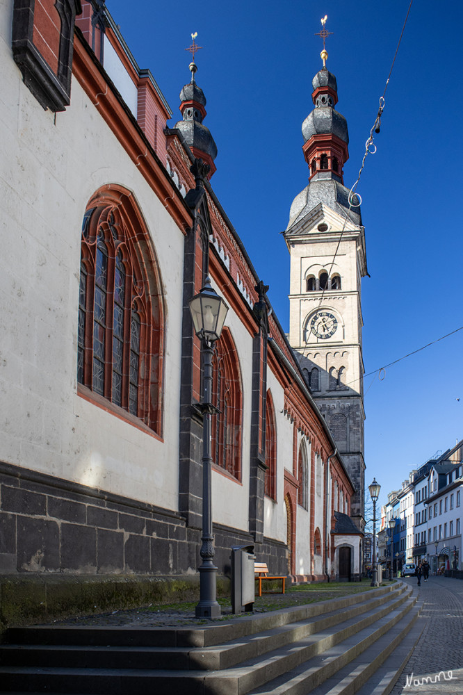 Moseltour Koblenz - Liebfrauenkirche
Die Pfarrei Liebfrauen ist die älteste Pfarrei in Koblenz. Hier begann im frühen Mittelalter das christliche Leben in Koblenz. Über Jahrhunderte war die Liebfrauenkirche die zentrale Pfarrkirche der Koblenzer Bürger. lt. liebfrauen-koblenz
Schlüsselwörter: Rheinland-Pfalz; 2026