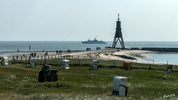 Kugelbake
Ein Vorgängerbauwerk diente noch als Leuchtturm; heute wird die Kugelbake nur noch nachts als Touristenattraktion angestrahlt. Sie bildet die seewärtige Begrenzung der Elbe, also das Ende der Binnenelbe nach dem Bundeswasserstraßengesetz. laut Wikipedia
Schlüsselwörter: Cuxhaven