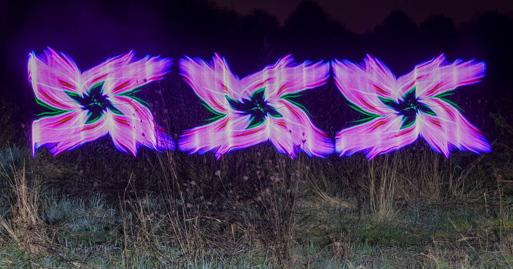 Drei
Karl-Heinz
Schlüsselwörter: Lichtmalerei;  Lightpainting