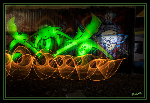 Hey, ich seh dich.
Schlüsselwörter: Lichtmalerei , Light Painting