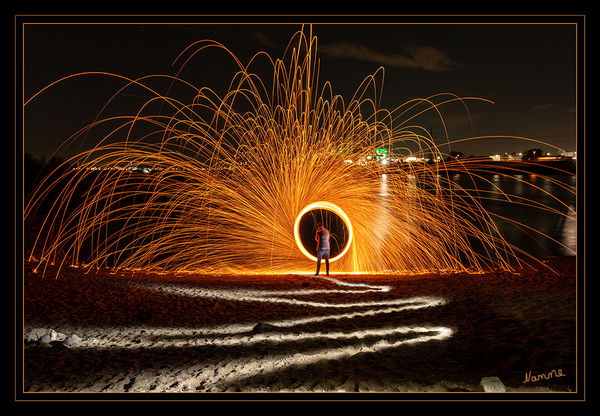 45 - Am Rhein
Schlüsselwörter: Lichtmalerei , Light Painting