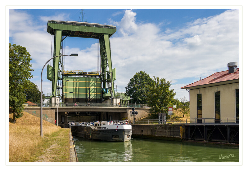 26 - Schleussenausfahrt
2020
Schlüsselwörter: Datteln; Große Schleusse