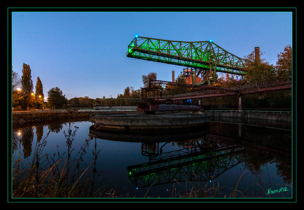 LaPaDu - Krokodil
zur blauen Stunde.
Schlüsselwörter: Landschaftspark Duisburg