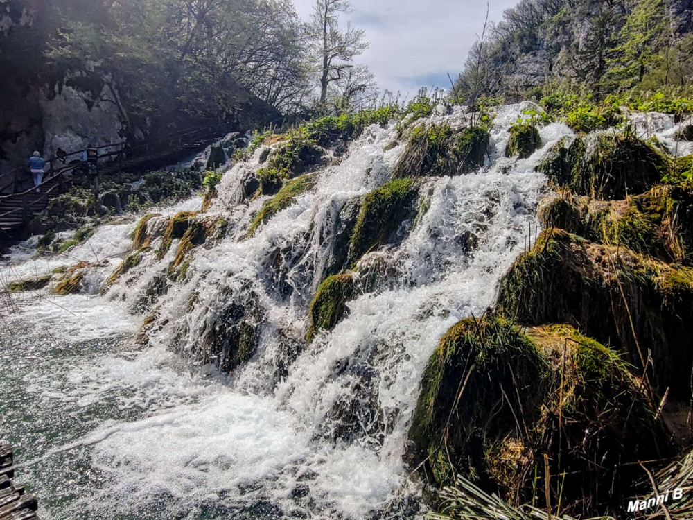 Nationalpark Plitvicer Seen
(kroatisch Nacionalni park Plitvička jezera, umgangssprachlich Plitvice, deutsch auch Plitwitzer Seen) ist der flächenmäßig größte Nationalpark Kroatiens und zugleich auch der älteste Nationalpark Südosteuropas. lt. Wikipedia
Schlüsselwörter: 2025