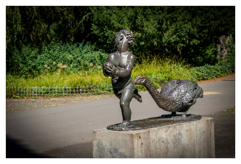 Kunst im öffentlichen Raum "Der Eierdieb"
von Oswald Causin 
Marianne
Schlüsselwörter: 2022