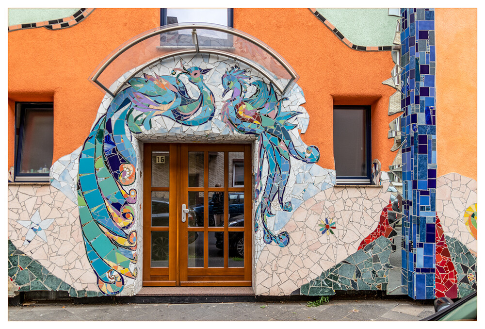 Kunst im öffentlichen Raum „Mosaike am Haus“
Düsseldorf Krahestraße
Marianne
Schlüsselwörter: 2022