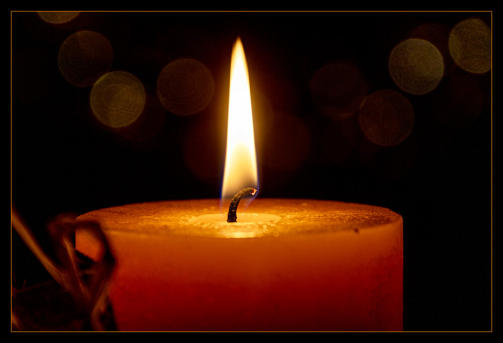 Licht in der Dunkelheit „Kerzenschein“
Marianne
Schlüsselwörter: 2022