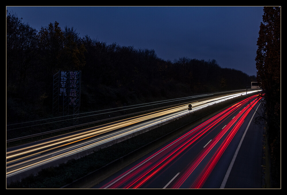 Licht in der Dunkelheit „Lichtspuren“
Marianne
Schlüsselwörter: 2022