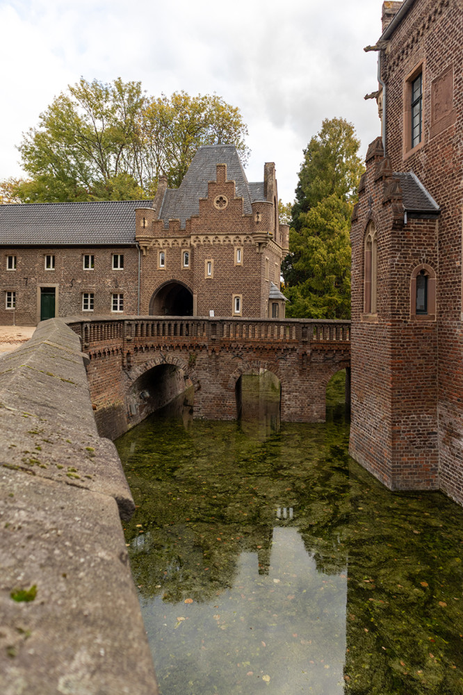 Schloss Paffendorf - Wassergraben im Innenhof
Marianne
Schlüsselwörter: 2025