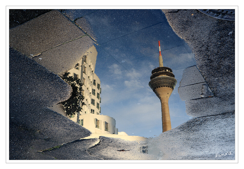 Miniserie Rheinturm
Spiegelung in einer Pfütze. Gedreht
