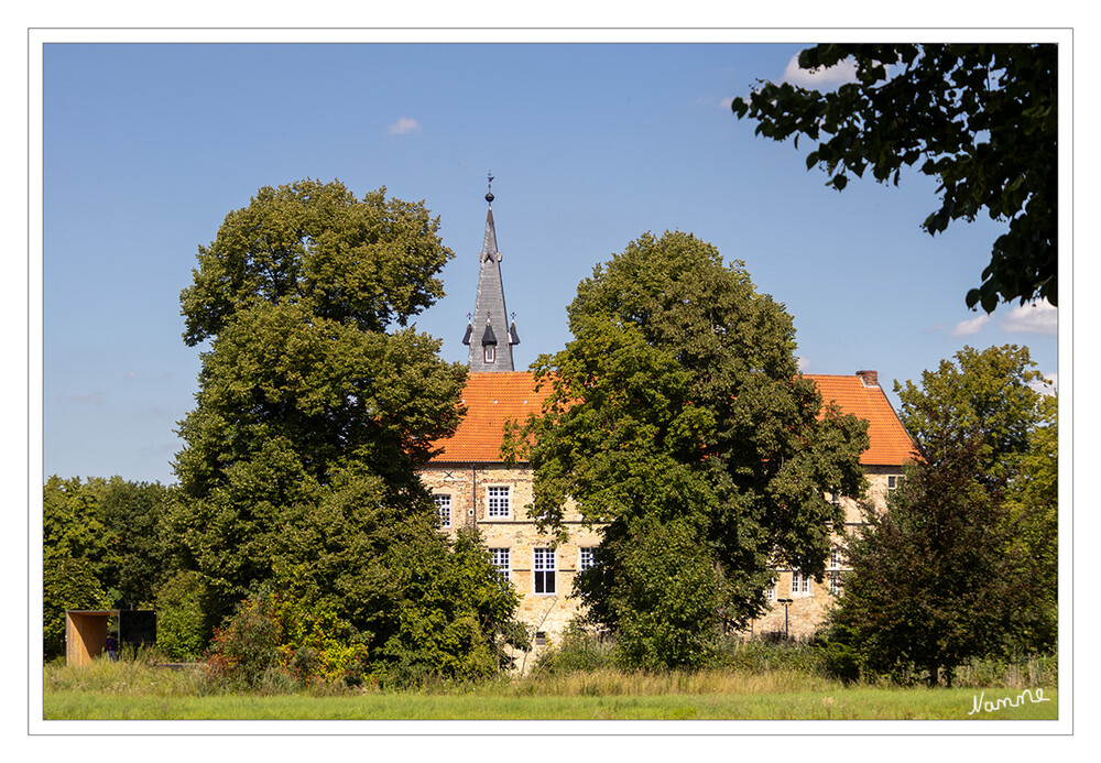 Münsterland - Burg Lüdinghausen
Die Umgebung der Burg mit der StadtLandschaft als Naherholungsgebiet und dem Parc de Taverny lädt zum Spazieren und Verweilen ein. laut burg-lüdinghausen
