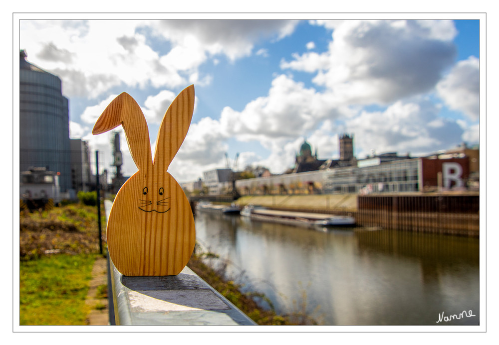 Neusser Hafen
im Hafenbecken 1 mit Hasi
Schlüsselwörter: 2026