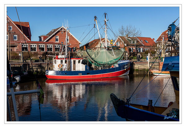 Neuharlingersiel - Kutterhafen
Das Fischerdorf Neuharlingersiel wurde vor über 300 Jahren erstmals urkundlich erwähnt. Seit dieser Zeit hat sich das Bild des Hafens stetig gewandelt. Aber er ist und bleibt, was er immer war: das Herzstück Neuharlingersiels und Fenster zum Meer.
Schlüsselwörter: Nordsee; Neuharlingersiel