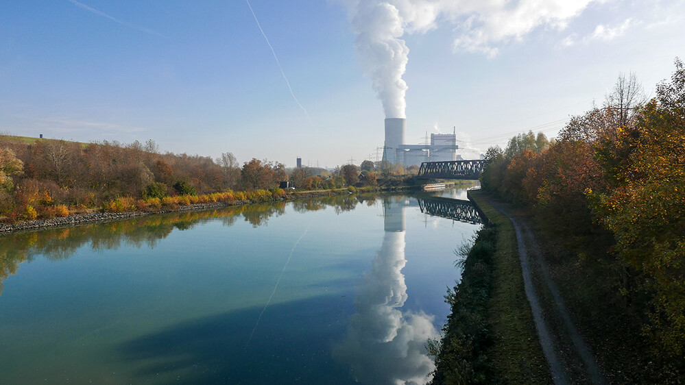 Weitwinkel "Datteln -Hamm Kanal"
bei Lippolthausen mit Trianel Kraftwerk
Norbert
Schlüsselwörter: 2021