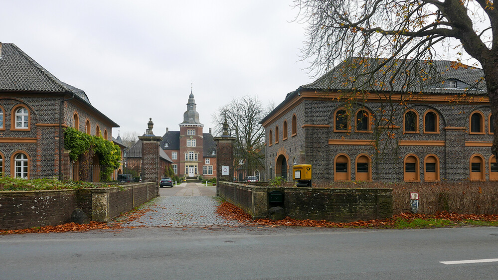 Weitwinkel "Wasserschloss Sandfort Olfen - Vinnum"
Im Besitz der Familie Graf vom Hagen- Freiherr von Plettenberg
Norbert
Schlüsselwörter: 2021