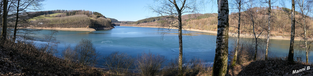 Hennesee Panorama
Die Hennetalsperre liegt in Nordrhein-Westfalen in einem linken Nebental der Ruhr am Nordrand des Naturparks Sauerland-Rothaargebirge. laut Wikipedia
Schlüsselwörter: Sauerland