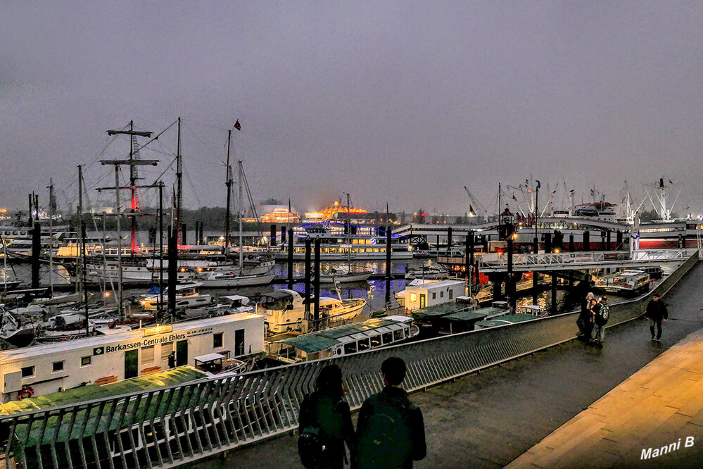 Hamburg - Hafen zur Nachtzeit

