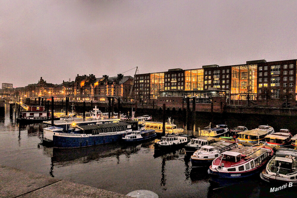 Hamburg - Hafen zur Nachtzeit
