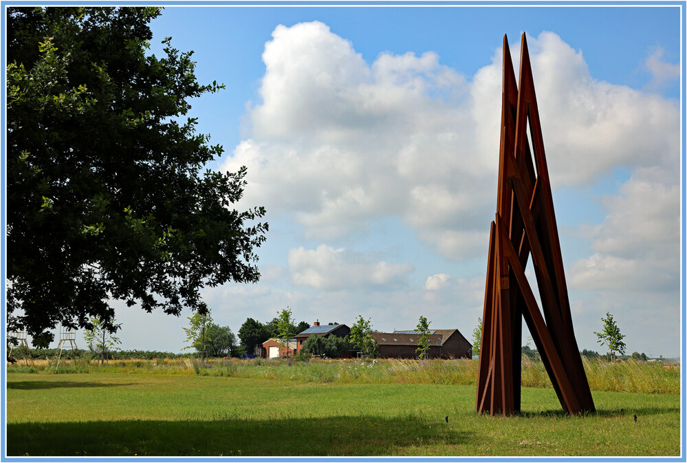 Park der Sinne - Landschaft mit Skulptur
Elise
Schlüsselwörter: 2023