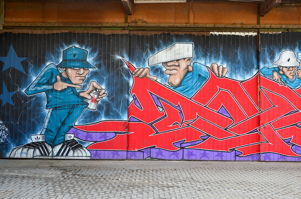 Graffiti „Bei der Arbeit“
Perla
Schlüsselwörter: 2022