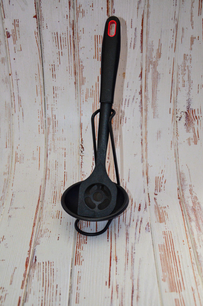 Haushaltsgegenstände "Kochlöffelhalter"
Perla
Schlüsselwörter: 2026