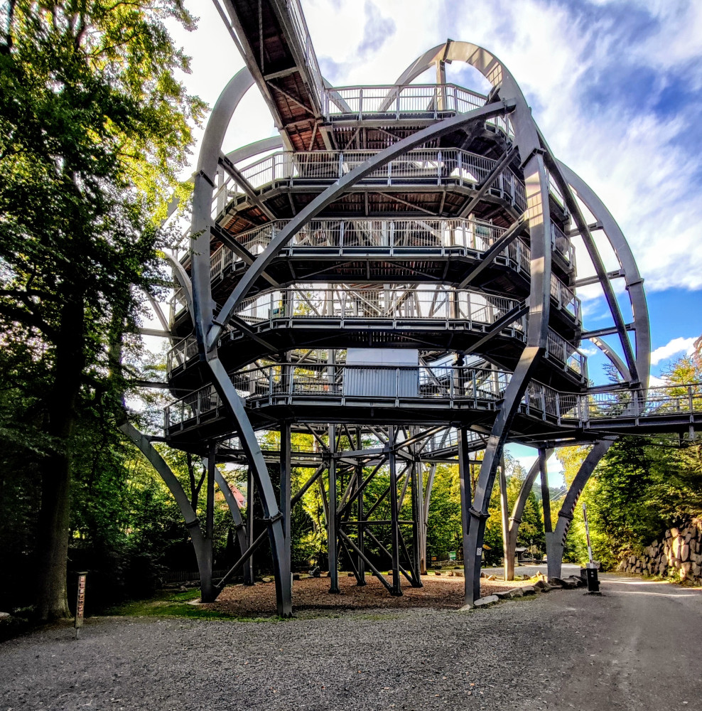 Ingenieurskunst " Einstiegsturm zum Baumwipfelpfad "
Manni
Schlüsselwörter: 2025