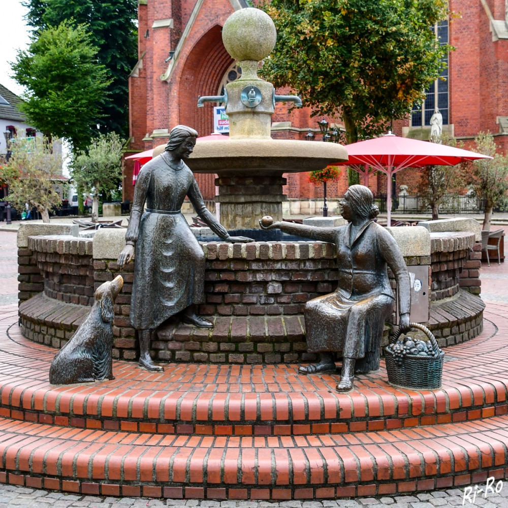 Marktplatz
Der Brunnen von 1988 erinnert an die vormals hier vorhandene Schwengelpumpe, die bis 1907 der Wasserversorgung diente. Die bronzene Figurengruppe schuf der Halterner Künstler Helmut Schlüter im Jahre 1988. (haltern-am-see)
Schlüsselwörter: 2025