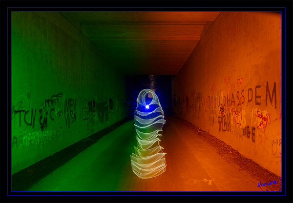 Ghost
Schlüsselwörter: Lichtmalerei , Light Painting, 2020