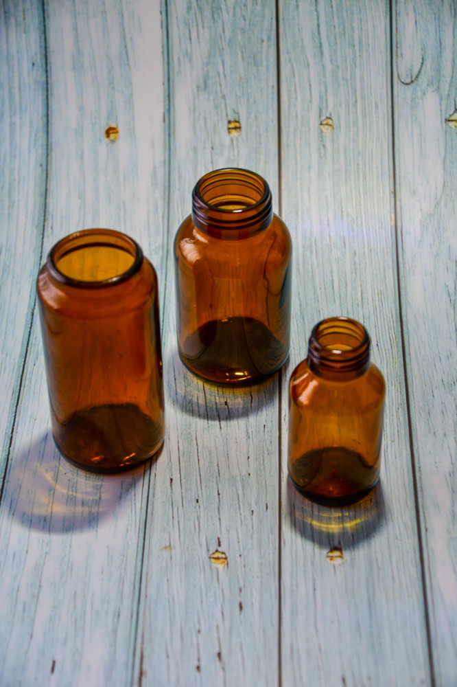 Haushaltsgegenstände "Braunes Glas"
Roland
Schlüsselwörter: 2026